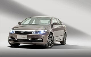 Silver car studio gray white - a silver car free wallpaper