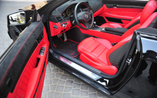 Red black car open doors - its door free wallpaper