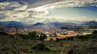 City mountains hill sky reflection - quito school free wallpaper