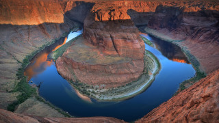 River canyon mountains desert trees - symmetrical balance free wallpaper