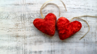 Red hearts hanging knot romantic 2 - florianne becker free wallpaper