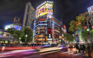Tokyo night cityscape neon lights - busy free wallpaper