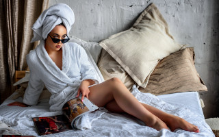 Woman robe sunglasses bed reading - a bed reading free wallpaper