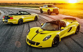 Yellow sports cars race track 3 - sunrise free wallpaper