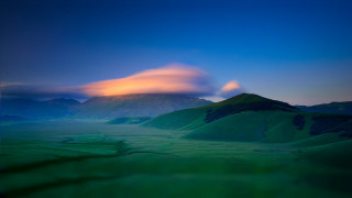 Mountain range cloud river beach - a river below free wallpaper