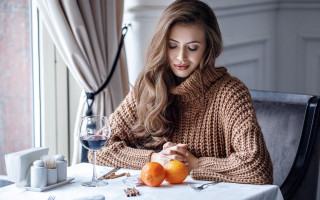 Woman wine oranges autumn indoor - a woman sitting free wallpaper