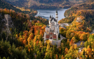 Castle forest lake autumn fire - the foreground free wallpaper