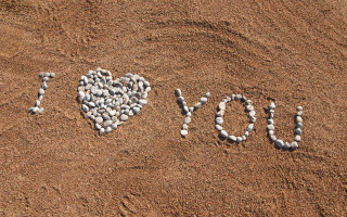 Heart rock love mosaic fence - the sand free wallpaper