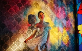 Kitsch fashion woman colorful wall - a colorful wall free wallpaper