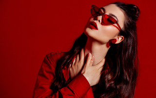 Red lipstick sunglasses 3d render - her chest free wallpaper