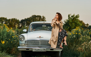 Woman car field autumn nature - anna hotchkis free wallpaper