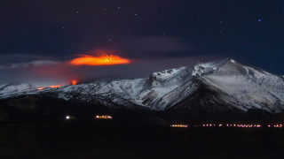 Mountain cloud orange city night - a city in the distance free wallpaper