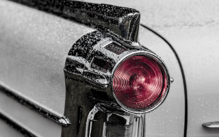 Car tail light snow coating - rim free wallpaper