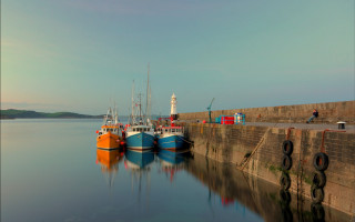 Boats wall lighthouse dock people - rich moody colour free wallpaper