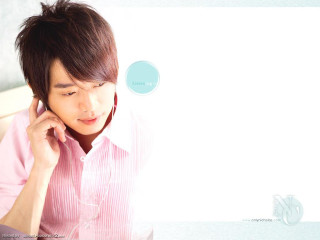Man talking cellphone sitting laptop - arthur pan free wallpaper