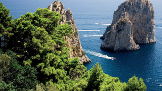 Boat rocks trees bay landscape - beautiful landscape free wallpaper