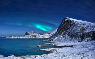 Mountain lake green aurora space - beautiful landscape free wallpaper