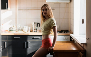 Woman kitchen blonde blue eyes - a stool free wallpaper