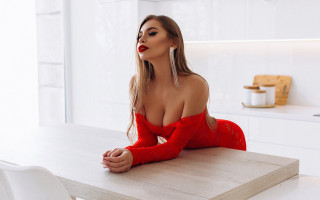 Woman red dress sitting arabesque 2 - her knee free wallpaper