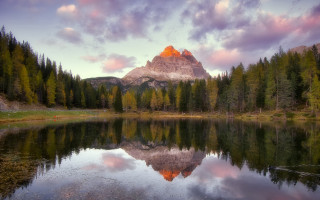 Mountain reflection lake forest sunset - beautiful landscape free wallpaper