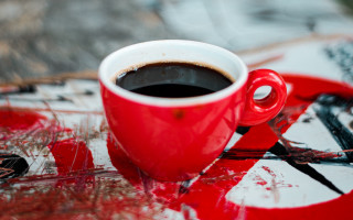 Red coffee red plate blood - a table top free wallpaper