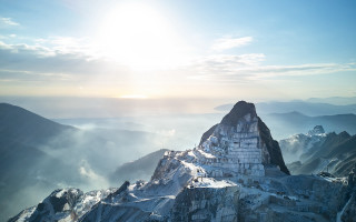 Mountain peak sun rayonism matte - 4k uhd image free wallpaper