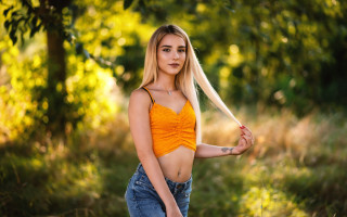 Woman yellow top woods baseball - the wood free wallpaper