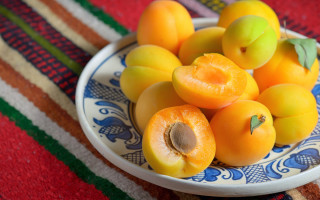 Apricots colorful tablecloth striped background - striped free wallpaper