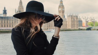 Woman hat sunglasses water clock - a cloudy sky free wallpaper