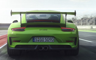 Green sports car race track 4 - insane free wallpaper