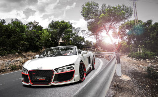 White sports car forest hill - the cloud free wallpaper