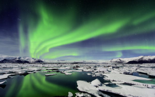 Green purple aurora lake snowy - covered mountain free wallpaper