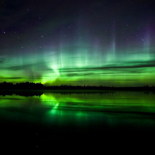 Green purple aurora lake night - the sky above free wallpaper