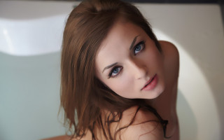 Blue eyes brown hair bathtub - aramenta dianthe vail free wallpaper for desktop