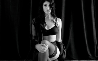 Woman lingerie floor crossed black - sensual free wallpaper