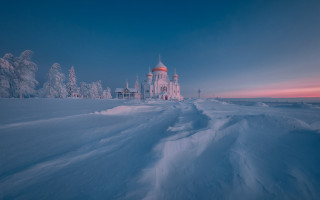 Church snowy dusk pink sky - dusk free wallpaper