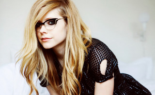 Woman glasses black dress black 2 - glass free wallpaper