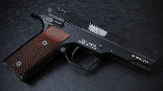 Wooden barrel gun brown cobra - a wooden barrel free wallpaper