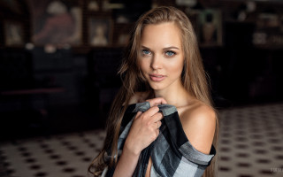 Blonde portrait elina karimova bokeh - a tile floor free wallpaper