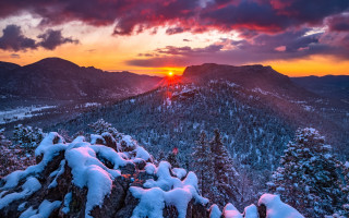 Sunset mountain snow trees distant - the ground and trees free wallpaper