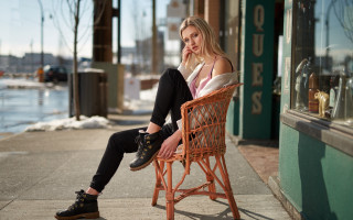 Woman sitting outdoor portrait blonde - outside free wallpaper