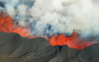 Smoke lava mountain plane foreground - a plane in the foreground free wallpaper