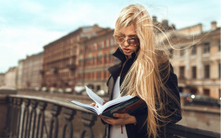 Woman reading bridge river city - building free wallpaper for desktop