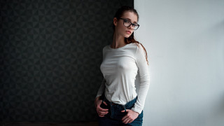 Woman glasses serious portrait 3d - glass free wallpaper