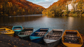 Boats lake forest hillside autumn - top of a lake next free wallpaper