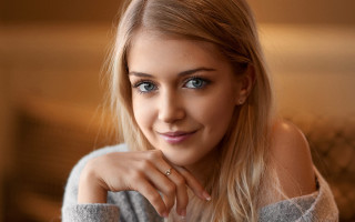 Elina karimova blue eyes portrait 2 - her finger free wallpaper
