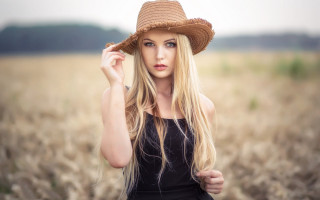 Woman hat wheat portrait beach - a woman in a hat free wallpaper