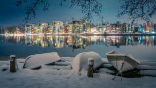 Snowy shore lake night cityscape - the snow free wallpaper
