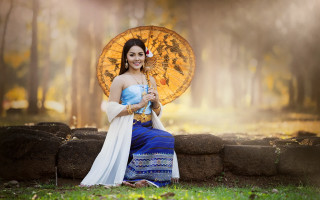 Woman blue white dress umbrella - dress holding free wallpaper