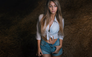 Woman blue shorts hayfield portrait - elina karimova free wallpaper